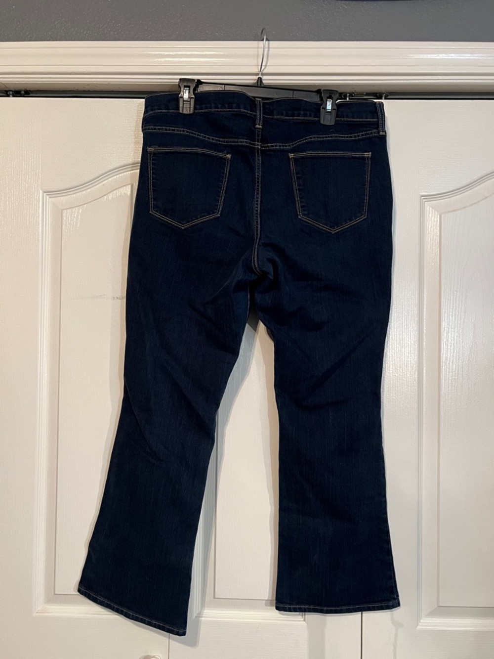 Old Navy Flirt Bootcut Jeans Women’s 16 Short Dark Wash Mid Rise Stretch - Picture 4 of 10